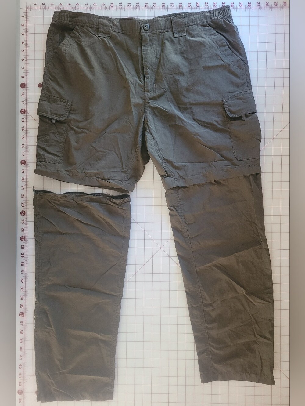 Northwest Men's Zip-Off Cargo Pants in Olive